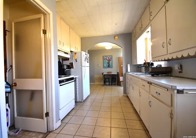 5th image of 806 N Crockett Street, Fredericksburg, TX 78624 | MLS# 2005408