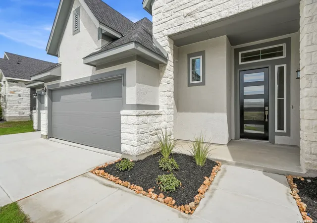 Photo 3 of Sale Pending at 116 Highland Park, Castroville, TX 78009 | MLS# 2005422 | Listing updated on 2026-10-09
