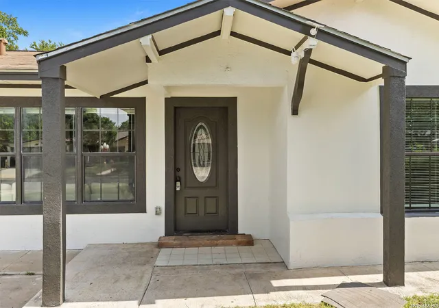 Photo 3 of Single family home for sale at 5539 Knoll Krest Dr, San Antonio, TX 78242 | MLS# 2005431 | Listing updated on 2026-09-19