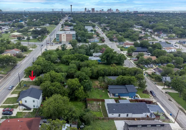 Photo 3 of Sale Pending at 2639 E Commerce St, San Antonio, TX 78203 | MLS# 2005458 | Listing updated on 2026-08-17