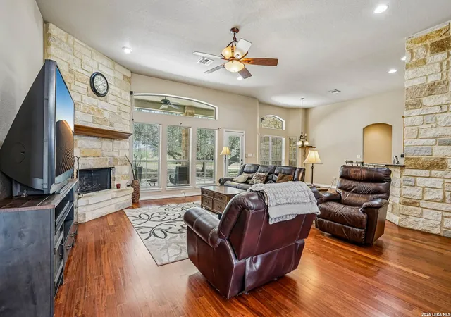 5th image of 108 Medora Branch, Floresville, TX 78114 | MLS# 2005479