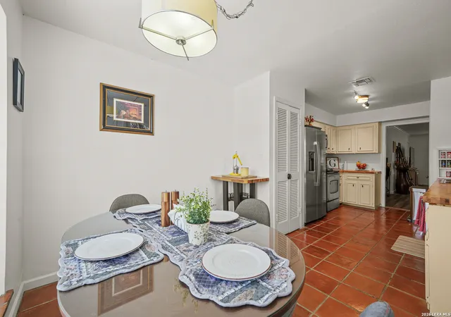 3rd image of 7926 Broadway #102, San Antonio, TX 78209 | MLS# 2005496