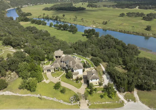 4th image of 325 River Rdg, Spring Branch, TX 78070 | MLS# 2005534