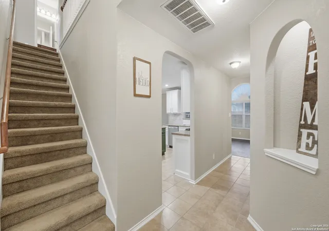 5th image of 716 Hollow Rdg, Schertz, TX 78108 | MLS# 2005563