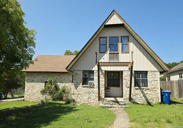 Photo 1 of Single family home for sale at 3230 Lammers St, Kerrville, TX 78028 | MLS# 2005567 | Listing updated on 2026-09-24