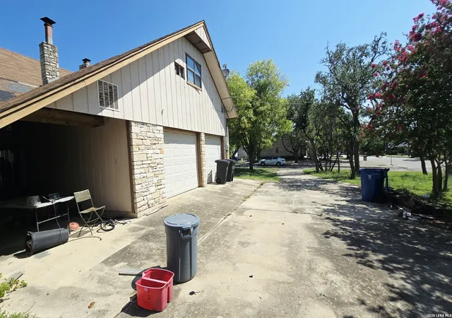 Photo 4 of Single family home for sale at 3230 Lammers St, Kerrville, TX 78028 | MLS# 2005567 | Listing updated on 2026-09-24