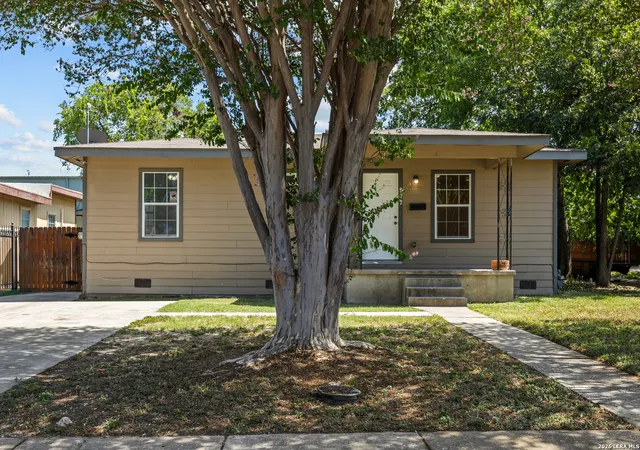 Photo 3 of Sale Pending at 222 Rayburn Dr, San Antonio, TX 78221 | MLS# 2005575 | Listing updated on 2026-09-18