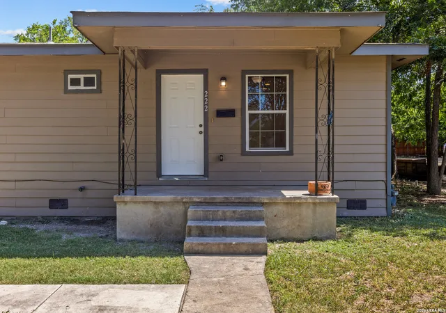 Photo 4 of Sale Pending at 222 Rayburn Dr, San Antonio, TX 78221 | MLS# 2005575 | Listing updated on 2026-09-18