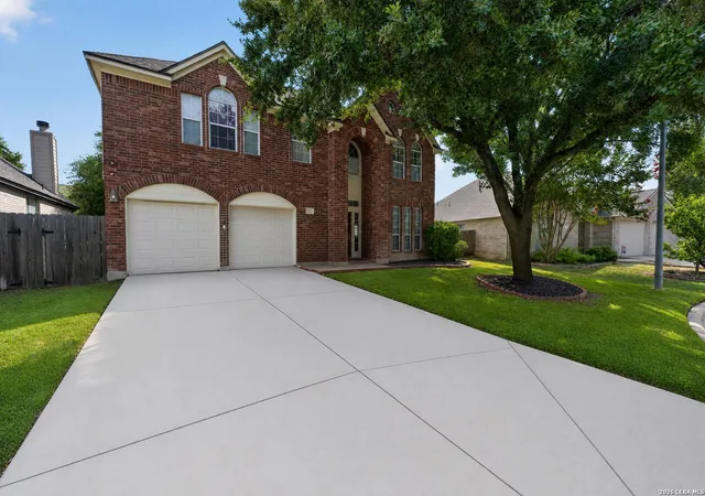 Photo 3 of Single family home for sale at 4 Nikita Dr, San Antonio, TX 78248 | MLS# 2005579 | Listing updated on 2026-09-10