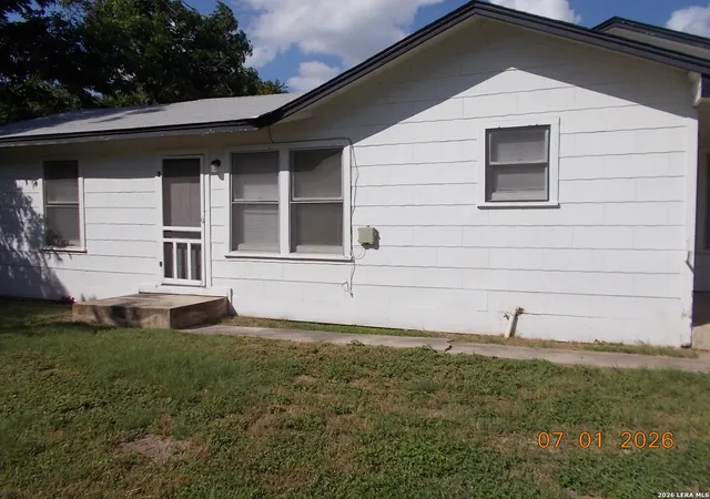 Photo 3 of Single family home for sale at 515 1/2 Wright Ave, Schertz, TX 78154 | MLS# 2005629 | Listing updated on 2026-09-08