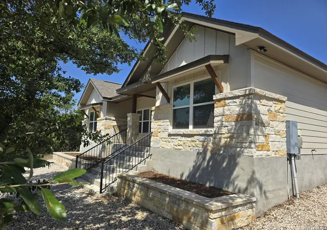 Photo 2 of Sale Pending at 2587 Puter Creek Rd, Spring Branch, TX 78070 | MLS# 2005695 | Listing updated on 2026-09-01