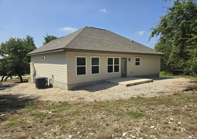 Photo 3 of Sale Pending at 2587 Puter Creek Rd, Spring Branch, TX 78070 | MLS# 2005695 | Listing updated on 2026-09-01