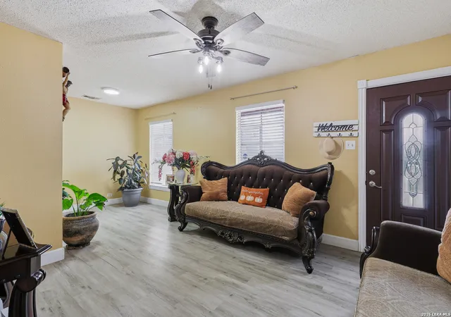 Photo 2 of Single family home for sale at 118 Redrock Dr, San Antonio, TX 78213 | MLS# 2005701 | Listing updated on 2026-08-31