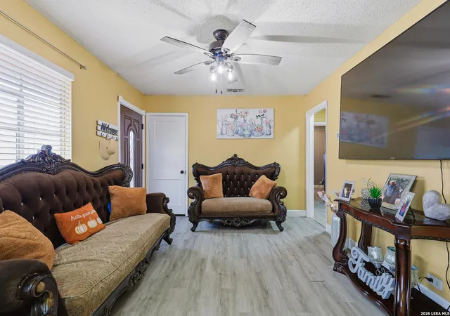 Photo 3 of Single family home for sale at 118 Redrock Dr, San Antonio, TX 78213 | MLS# 2005701 | Listing updated on 2026-08-31