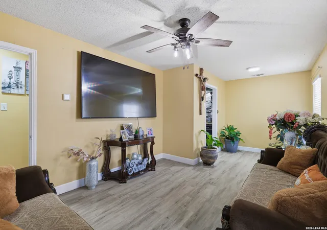Photo 3 of Single family home for sale at 118 Redrock Dr, San Antonio, TX 78213 | MLS# 2005701 | Listing updated on 2026-08-31