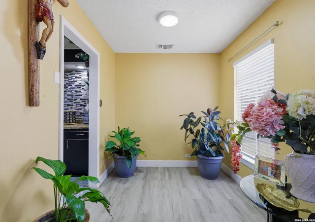 Photo 4 of Single family home for sale at 118 Redrock Dr, San Antonio, TX 78213 | MLS# 2005701 | Listing updated on 2026-08-31