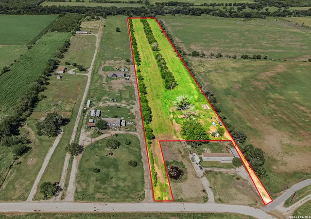 Photo 3 of Single family home for sale at 1263 County Road 345, La Vernia, TX 78121 | MLS# 2005702 | Listing updated on 2026-08-15