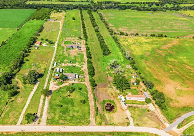 Photo 4 of Single family home for sale at 1263 County Road 345, La Vernia, TX 78121 | MLS# 2005702 | Listing updated on 2026-08-15