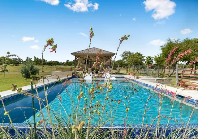 4th image of 652 Overlook Dr, Fredericksburg, TX 78624 | MLS# 2005711