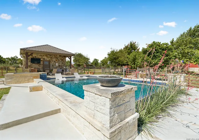 5th image of 652 Overlook Dr, Fredericksburg, TX 78624 | MLS# 2005711