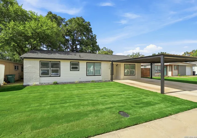 Photo 2 of Sale Pending at 134 Elkins Dr, San Antonio, TX 78226 | MLS# 2005750 | Listing updated on 2026-08-31