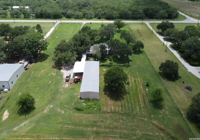 5th image of 900 N Graytown Rd, St. Hedwig, TX 78152 | MLS# 2005799