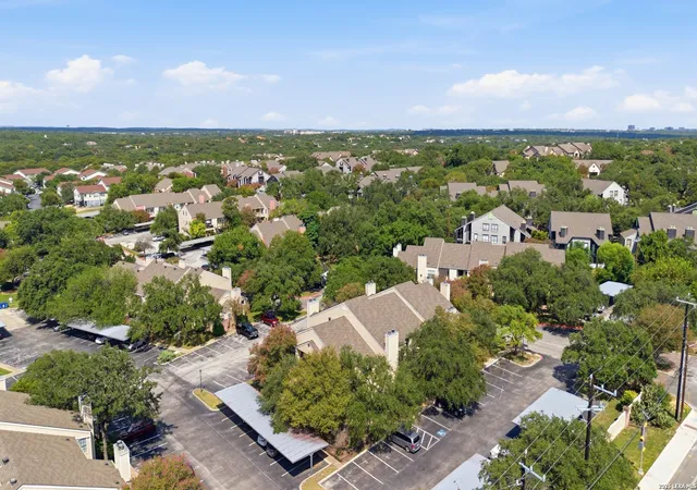 2nd image of 11610 Vance Jackson Rd, San Antonio, TX 78230