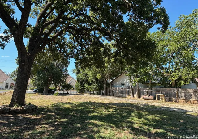 Photo 4 of Sale Pending at 314 EBandera, Boerne, TX 78006 | MLS# 2005822 | Listing updated on 2026-09-11