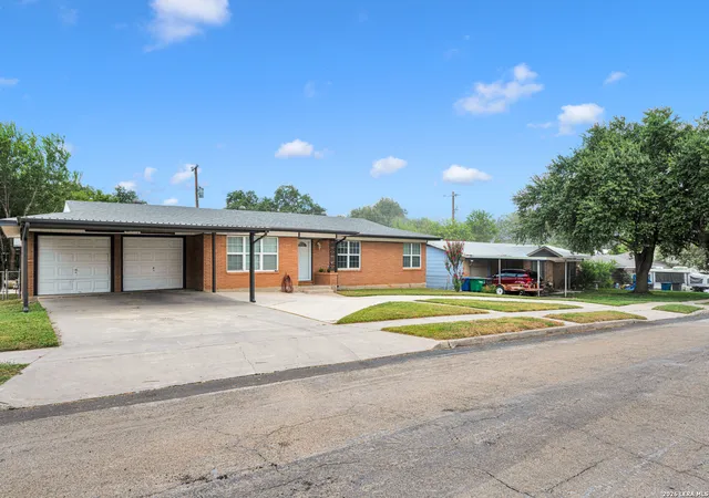 Photo 2 of Single family home for sale at 523 Freiling, San Antonio, TX 78213 | MLS# 2005823 | Listing updated on 2026-09-10
