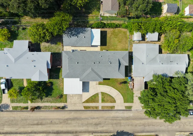 Photo 3 of Single family home for sale at 523 Freiling, San Antonio, TX 78213 | MLS# 2005823 | Listing updated on 2026-09-10