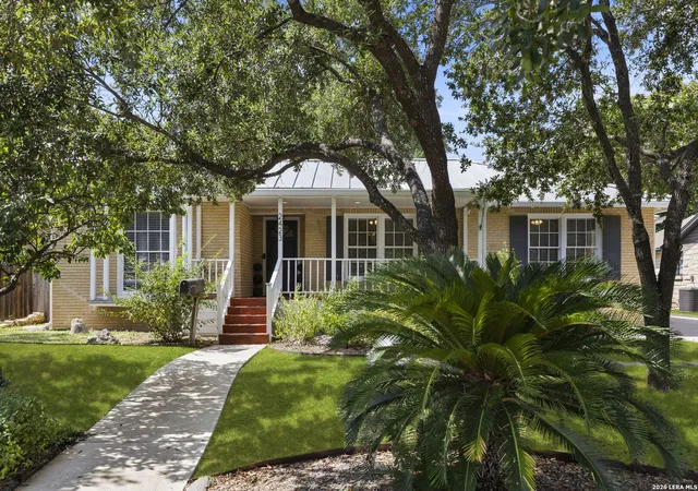 Photo 1 of Sale Pending at 2423 W Summit Ave, San Antonio, TX 78228 | MLS# 2005845 | Listing updated on 2026-08-21