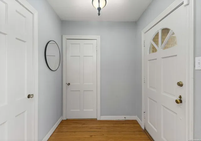 Photo 4 of Sale Pending at 2423 W Summit Ave, San Antonio, TX 78228 | MLS# 2005845 | Listing updated on 2026-08-21