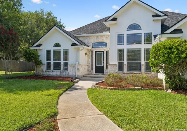 2nd image of 1611 Embassy Dr, Pleasanton, TX 78064 | MLS# 2005854