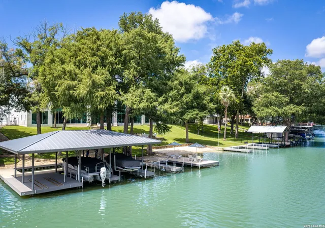 2nd image of 636 Woodlake Dr, Mc Queeney, TX 78123 | MLS# 2005868