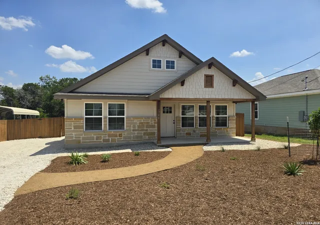 Photo 1 of Sale Pending at 1746 Blueridge Dr, Canyon Lake, TX 78133 | MLS# 2005869 | Listing updated on 2026-09-22