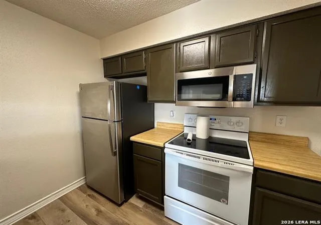 Photo 4 of Condo for sale at 4949 Hamilton Wolfe Rd #8201, San Antonio, TX 78229 | MLS# 2005891 | Listing updated on 2026-08-16