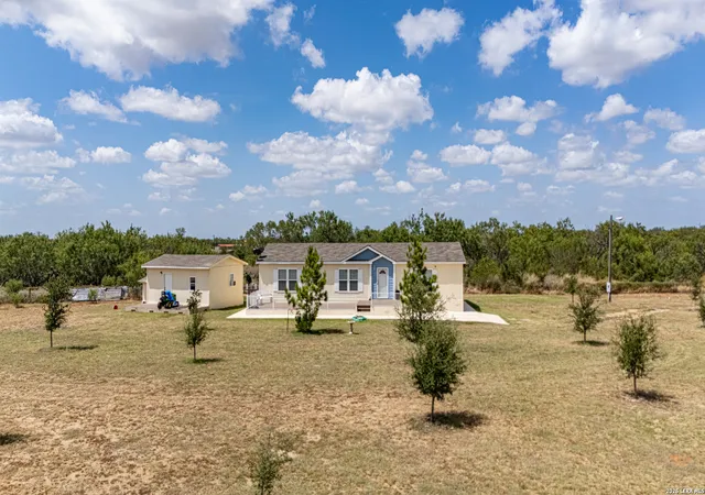 2nd image of 156 County Road 7752, Devine, TX 78016 | MLS# 2005919