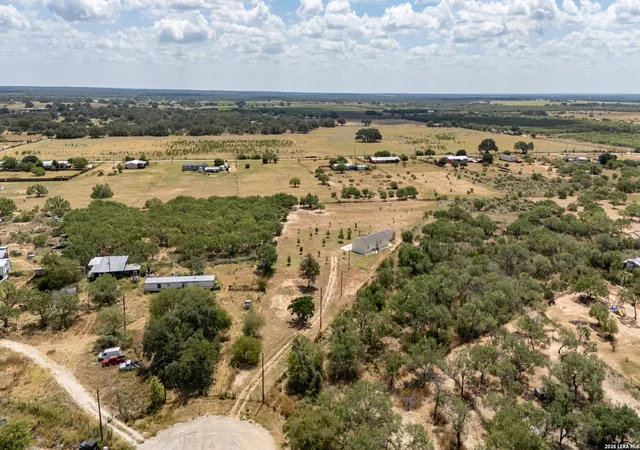 5th image of 156 County Road 7752, Devine, TX 78016 | MLS# 2005919