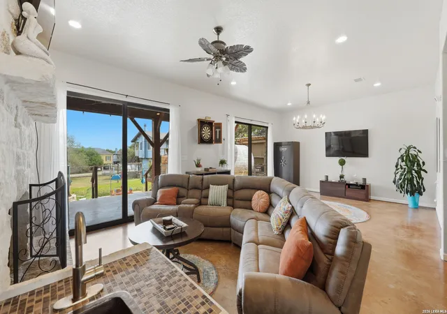 Photo 3 of Single family home for sale at 628 Country, Canyon Lake, TX 78133 | MLS# 2005943 | Listing updated on 2026-08-16