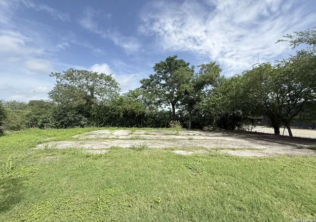 Photo 3 of Land for sale at 246 W Lachapelle, San Antonio, TX 78204 | MLS# 2006013 | Listing updated on 2026-08-16