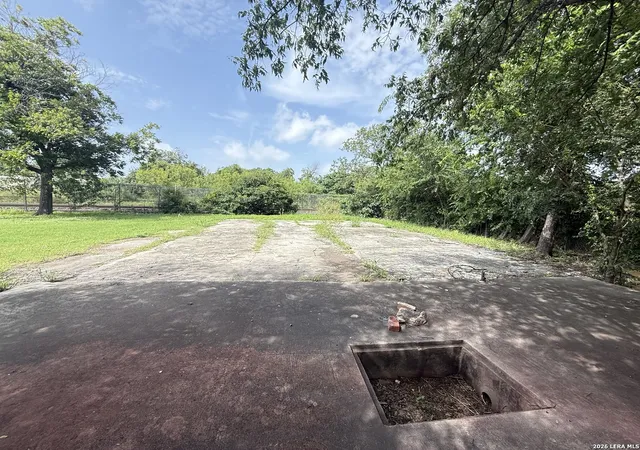 Photo 3 of Land for sale at 246 W Lachapelle, San Antonio, TX 78204 | MLS# 2006013 | Listing updated on 2026-08-16