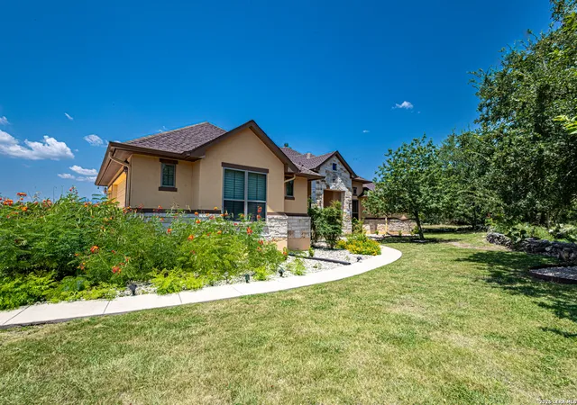 Photo 3 of Single family home for sale at 1231 Porto Pt, New Braunfels, TX 78132 | MLS# 2006021 | Listing updated on 2026-09-17