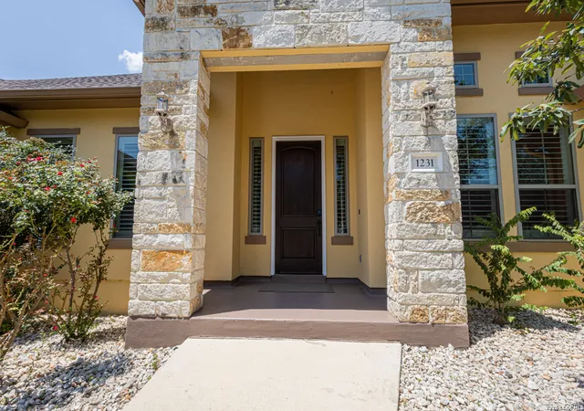 Photo 3 of Single family home for sale at 1231 Porto Pt, New Braunfels, TX 78132 | MLS# 2006021 | Listing updated on 2026-09-17