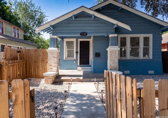 Photo 1 of Single family home for sale at 1118 W Summit Ave, San Antonio, TX 78201 | MLS# 2006034 | Listing updated on 2026-09-30