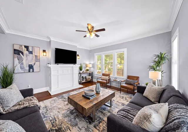 Photo 3 of Single family home for sale at 1118 W Summit Ave, San Antonio, TX 78201 | MLS# 2006034 | Listing updated on 2026-09-30