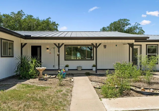 3rd image of 6483 Us Hwy 90A E, Gonzales, TX 78629 | MLS# 2006038