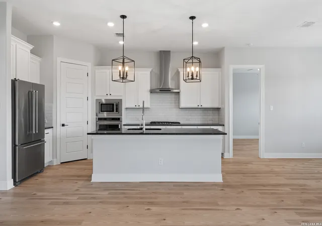 5th image of 191 Azalea Aly, Castroville, TX 78009 | MLS# 2006051