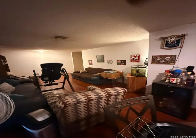 Photo 4 of Single family home for sale at 6822 Laguna Verde, San Antonio, TX 78239 | MLS# 2006056 | Listing updated on 2026-08-16