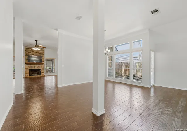 4th image of 13315 Thessaly, Universal City, TX 78148 | MLS# 2006062