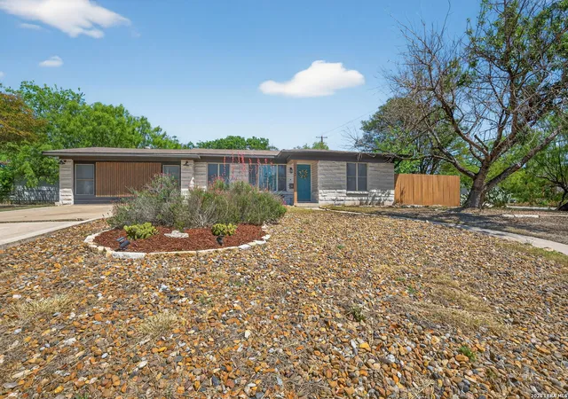 Photo 1 of Single family home for sale at 225 Harriett Dr, San Antonio, TX 78216 | MLS# 2006067 | Listing updated on 2026-09-16